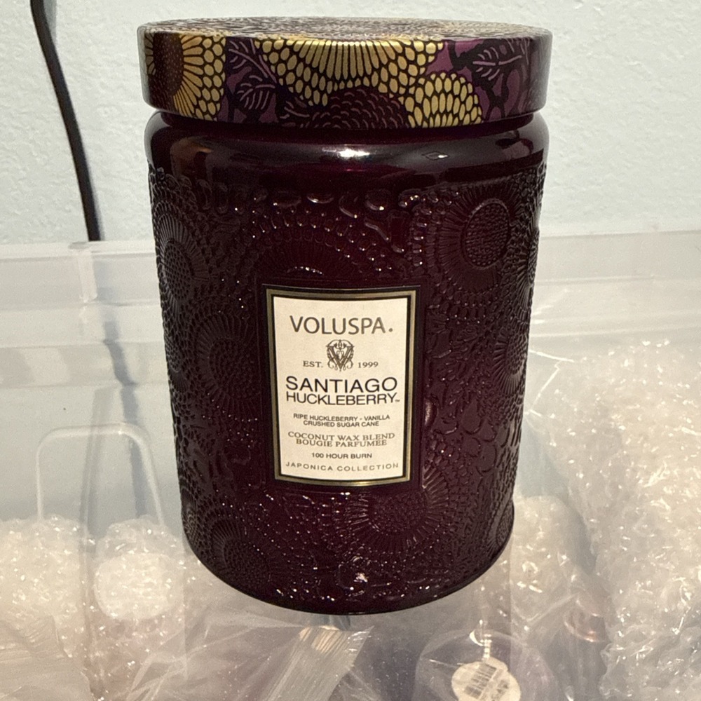 Voluspa Santiago Huckleberry, Large Candle Jar, 18 oz, 100 Hour Burn Time New